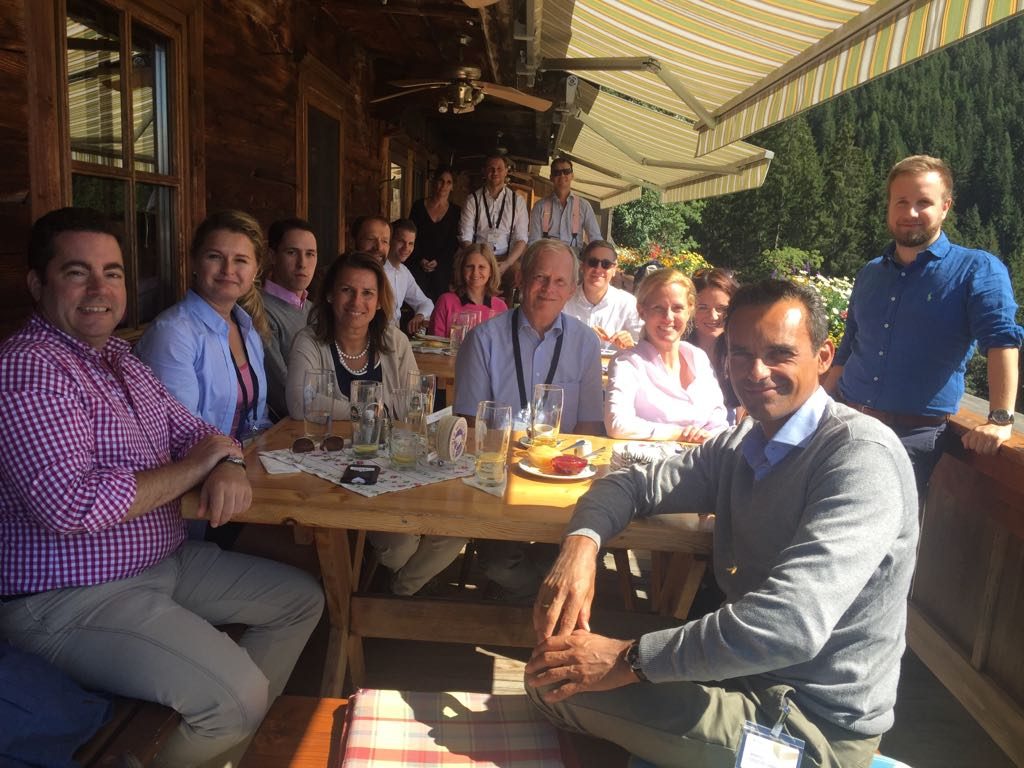 Bei der LexisNexis Legal Tech Wanderung zum Bauerngasthof Zottahof gab es traditionellen Kaiserschmarrn und anregende Gespräche.